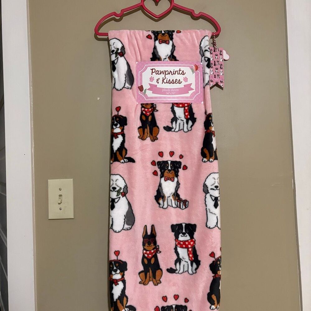 Valentines Day Dog Blanket Doberman Sheepdog Bernard Border Collie Shephard NWT